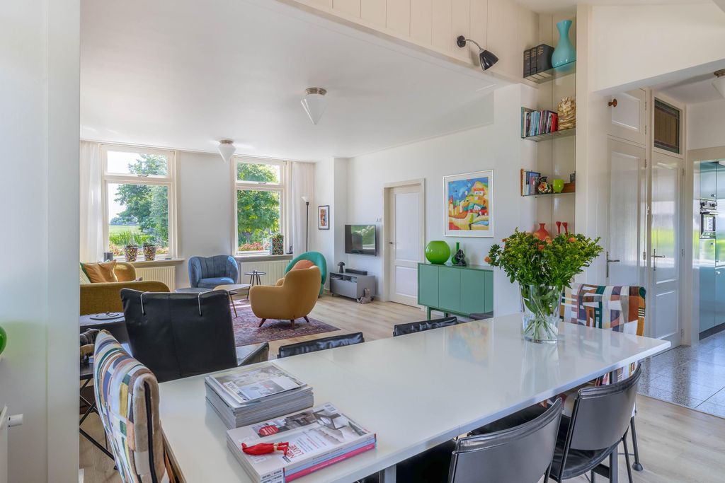 Property photo 3 of 79