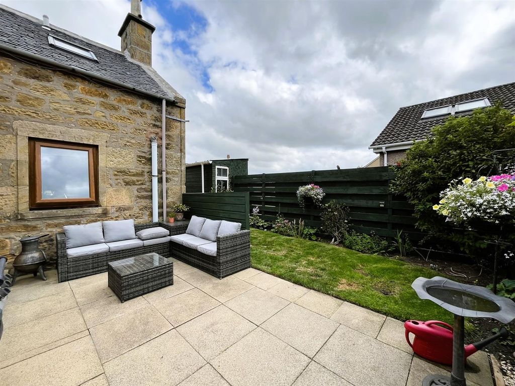 Property photo 3 of 28