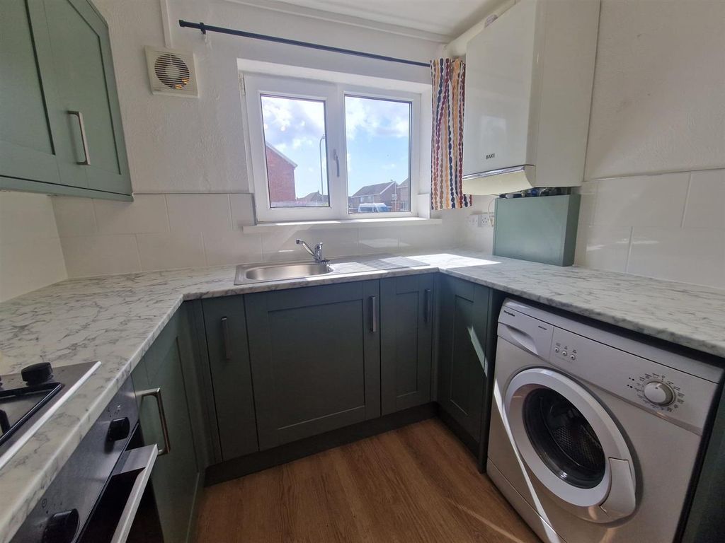 Property photo 2 of 17 0d3576Ae-d052-4Bb0-8993-75F813A7A770.Jpg