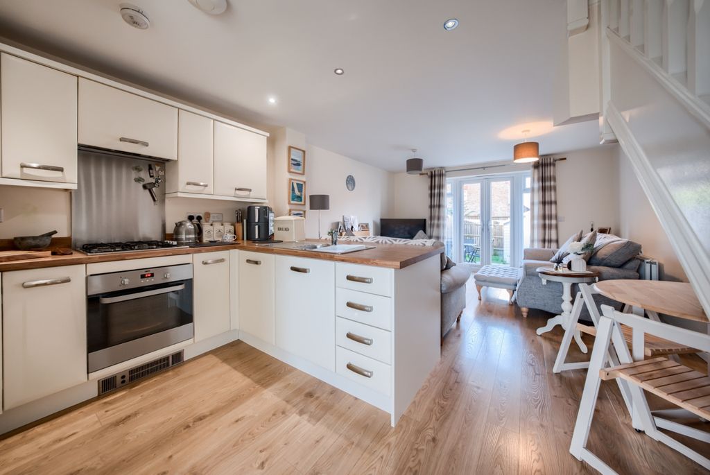 Property photo 2 of 13 Xt5A4171-Hdr(3)