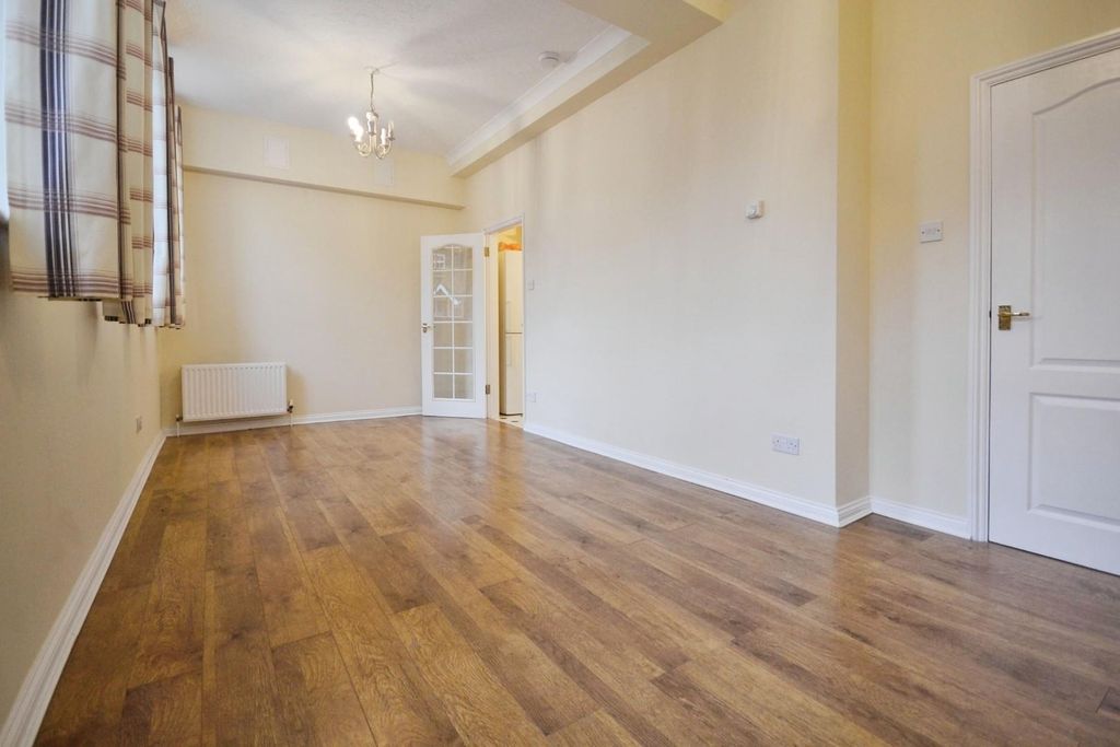 Property photo 3 of 12 33614E6c-Dsc_0063.Jpg