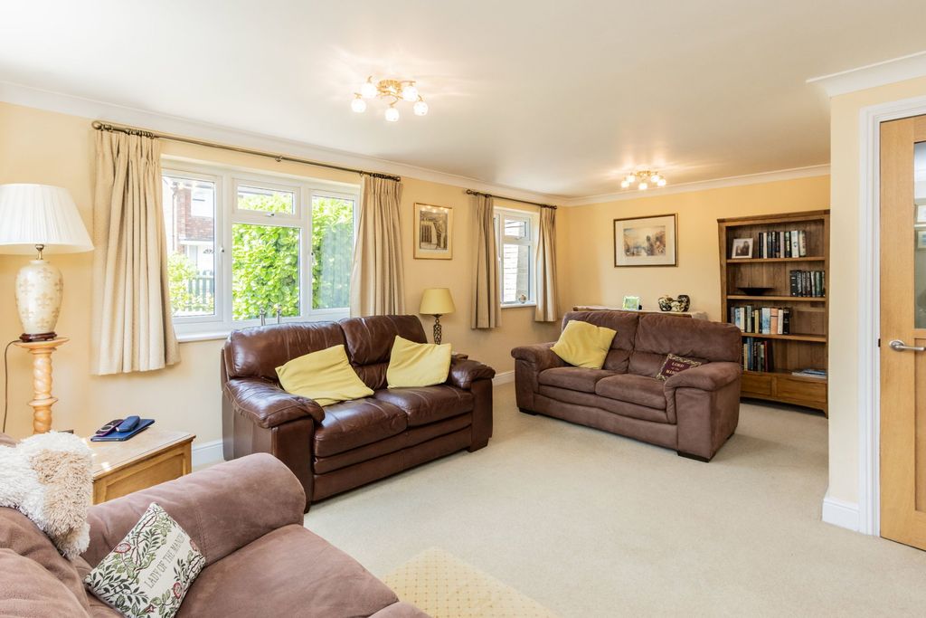 Property photo 3 of 11