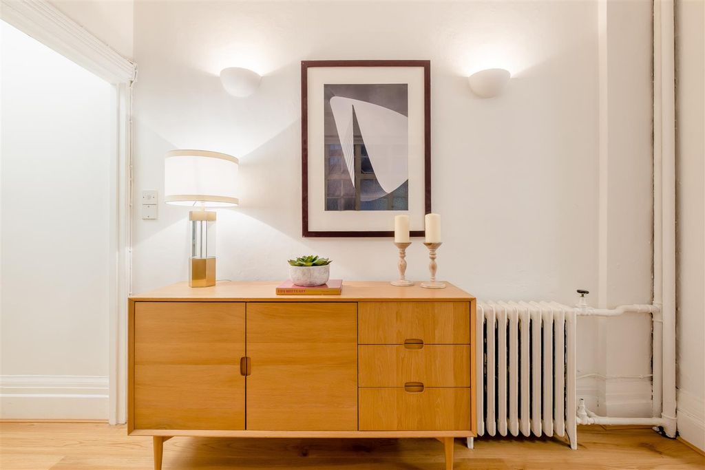 Property photo 3 of 9 8447043-Interior34.Jpg