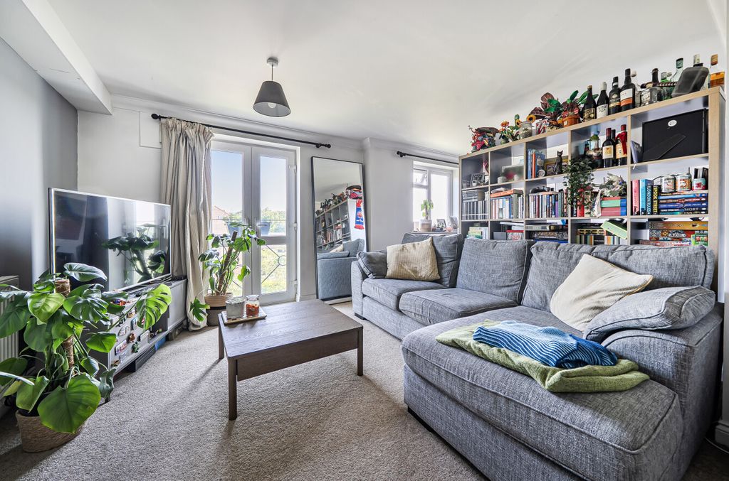 Property photo 2 of 11 1479372-10-6A38F8...