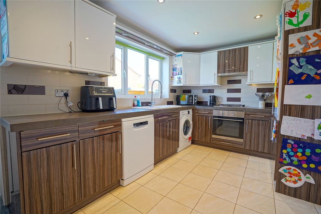 Property photo 3 of 18 Picture No. 14