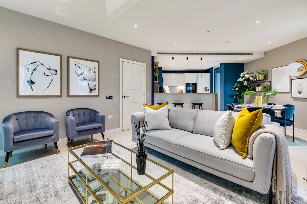 Property photo 3 of 11