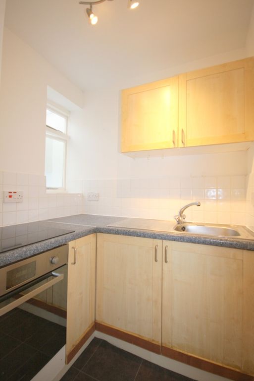 Property photo 2 of 9 Kitchen