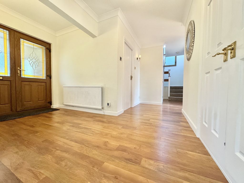 Property photo 3 of 28