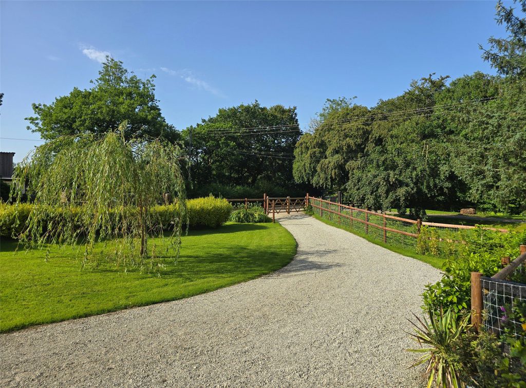 Property photo 3 of 33 Picture No. 03