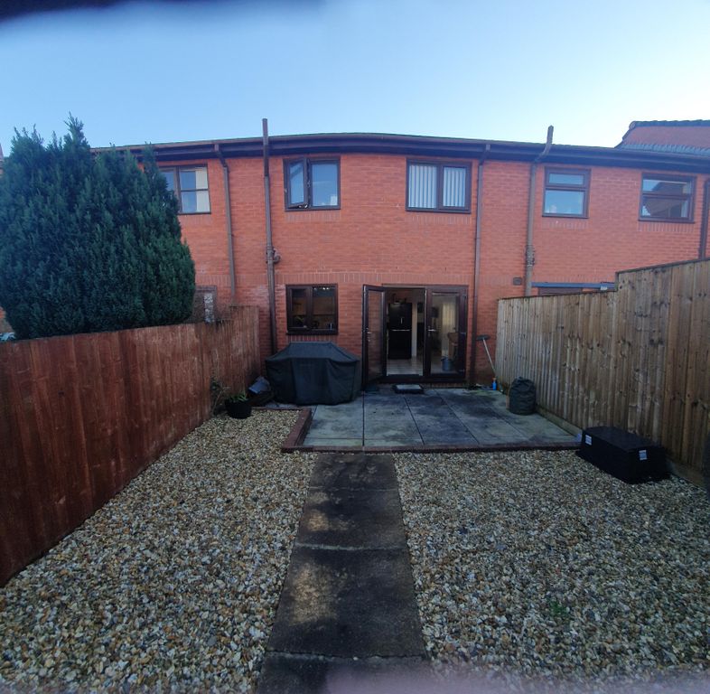 Property photo 2 of 11 Garden