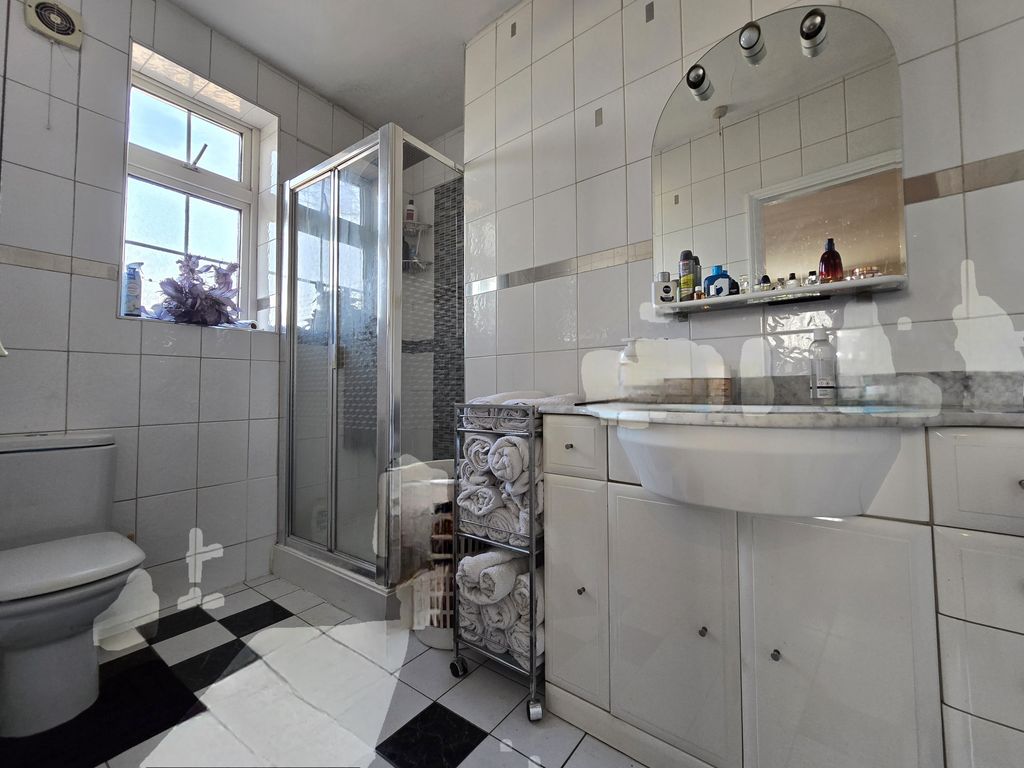 Additional image 31 of 7 bed detached house for saleGreat West Road, Hounslow, Greater London TW5