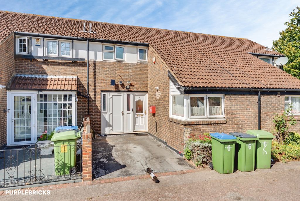 Property photo 2 of 23