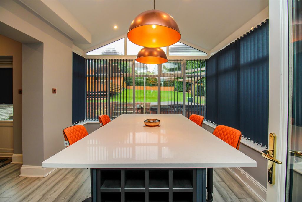 Property photo 3 of 16 Dining Room