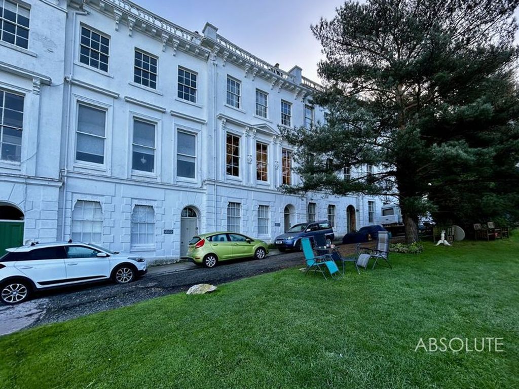 Property photo 1 of 5