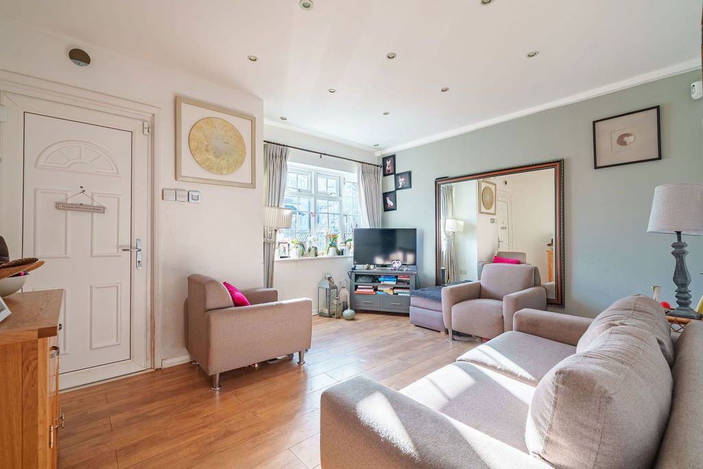 Property photo 3 of 21