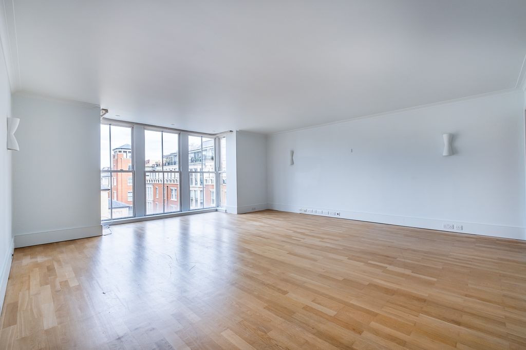 Property photo 2 of 21