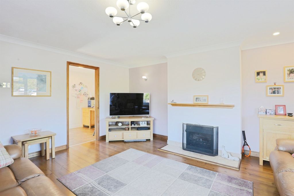 Property photo 3 of 23