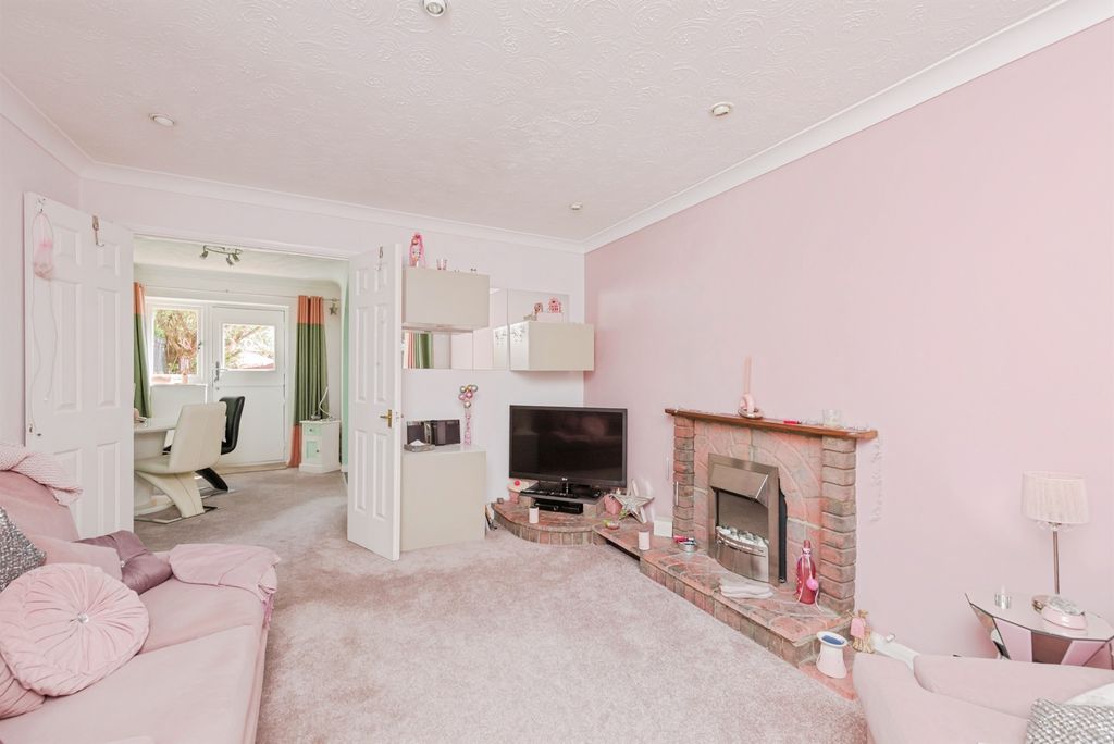 Property photo 3 of 17