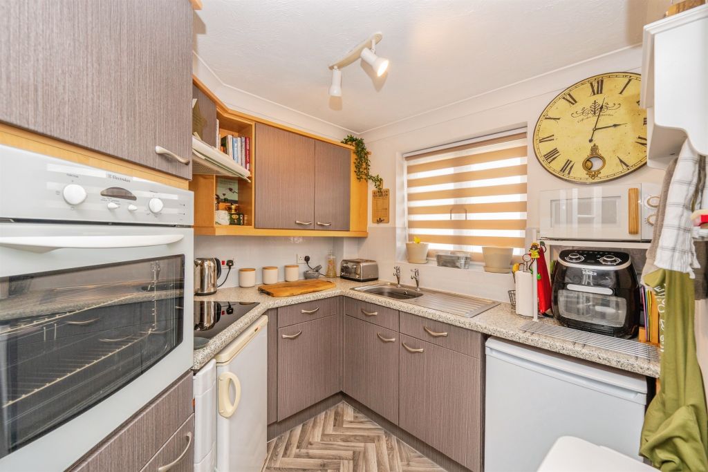 Property photo 3 of 17