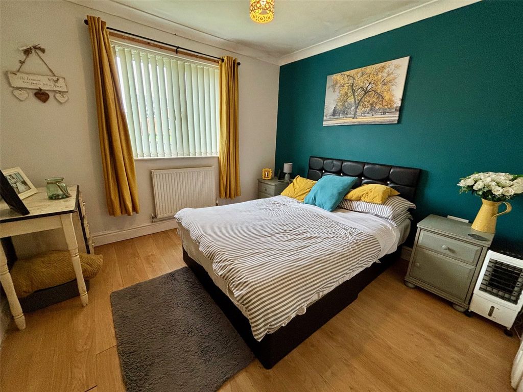 Property photo 3 of 21 Picture No. 02