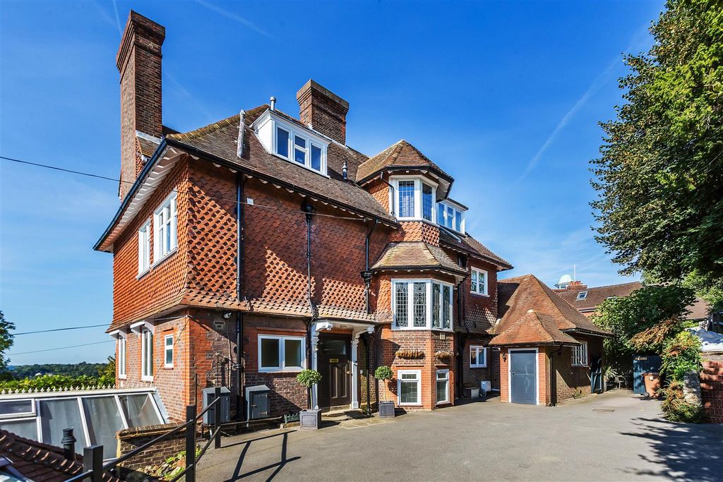 Additional image 16 of 3 bed flat to rent23 Warwicks Bench, Guildford, Surrey GU1
