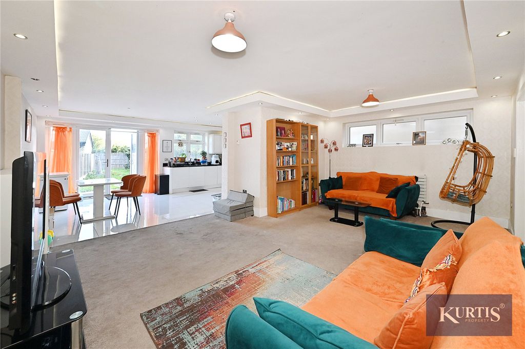 Property photo 2 of 18 Picture No. 27