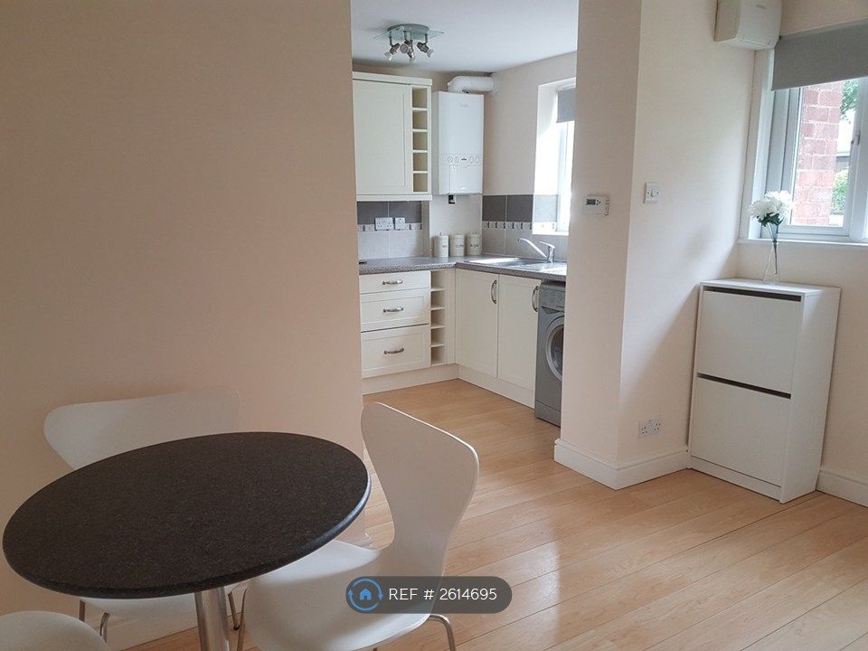 Property photo 3 of 10 Dining Area