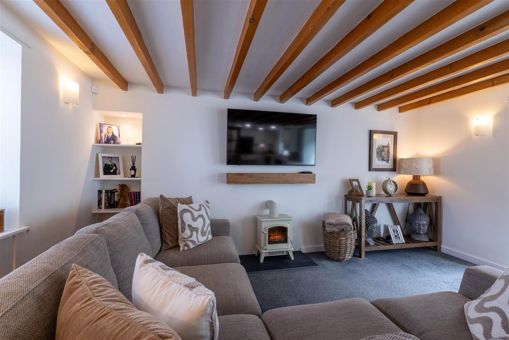 Property photo 3 of 19 Kirkgate House, Tron Square Dunning-19.Jpg