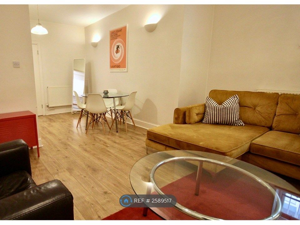 Property photo 2 of 10 Living Room