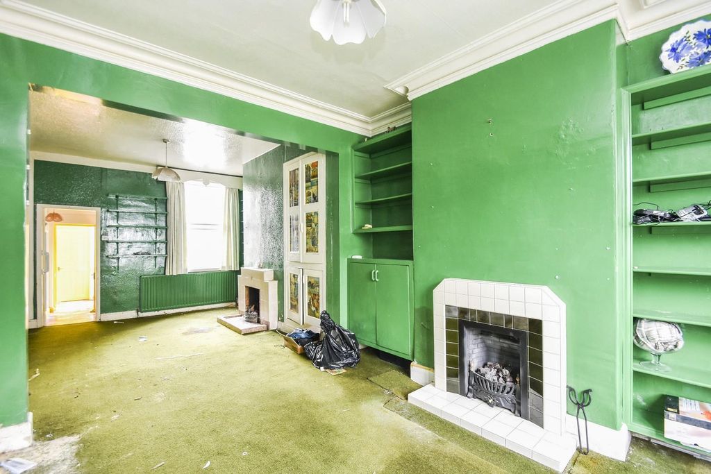 Property photo 2 of 18 34Mountstreet-3.Jpg