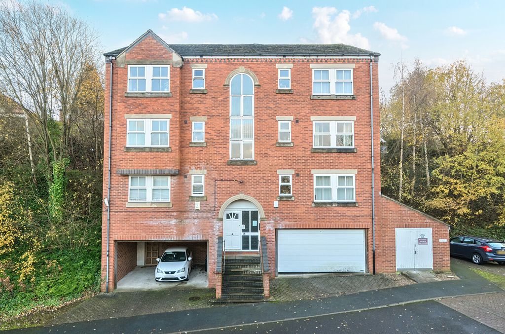 Property photo 1 of 9 1385739-2-6929c11...