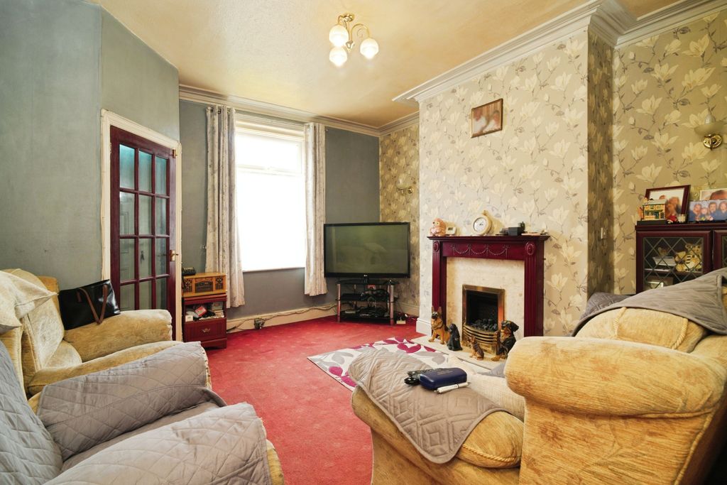 Property photo 2 of 20
