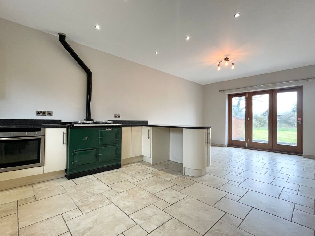 Property photo 3 of 40 Picture No. 10