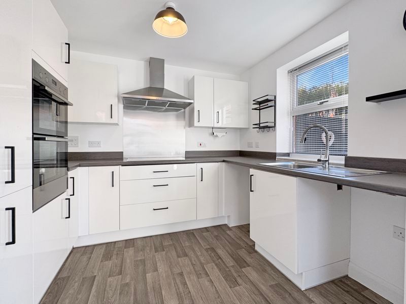 Property photo 3 of 14 Photo 12