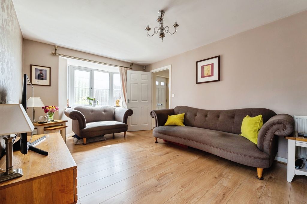 Property photo 3 of 25 Pbox-Img.Jpg