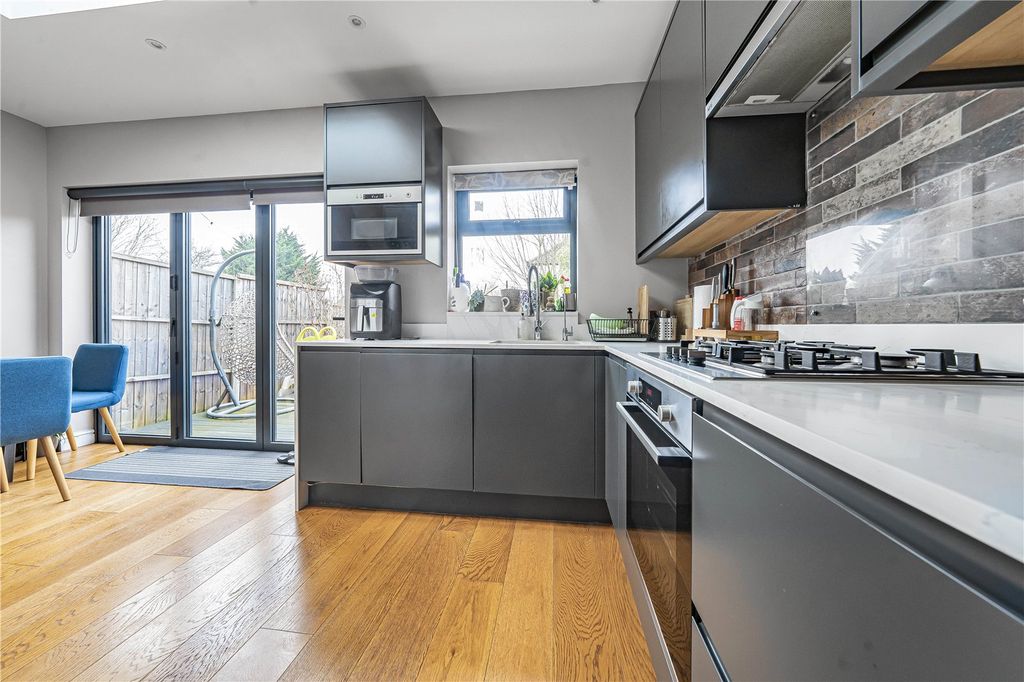 Property photo 3 of 15 Picture No. 09