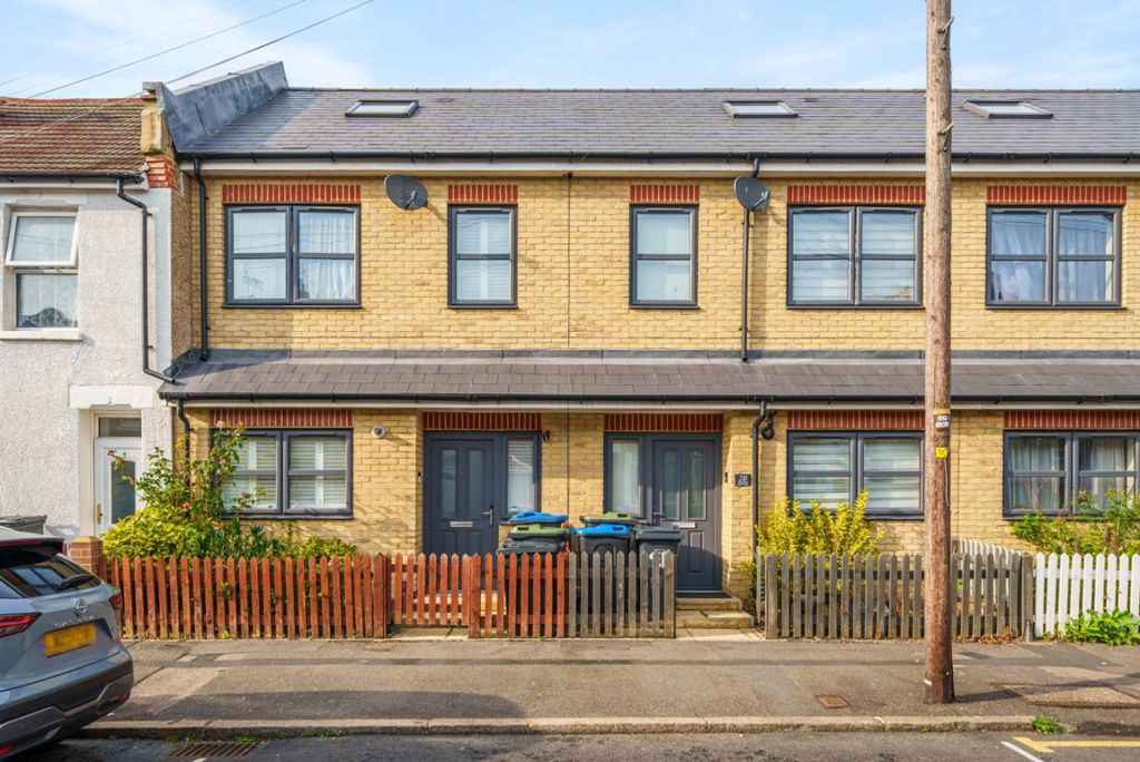 Property photo 1 of 16 1029882 (1)