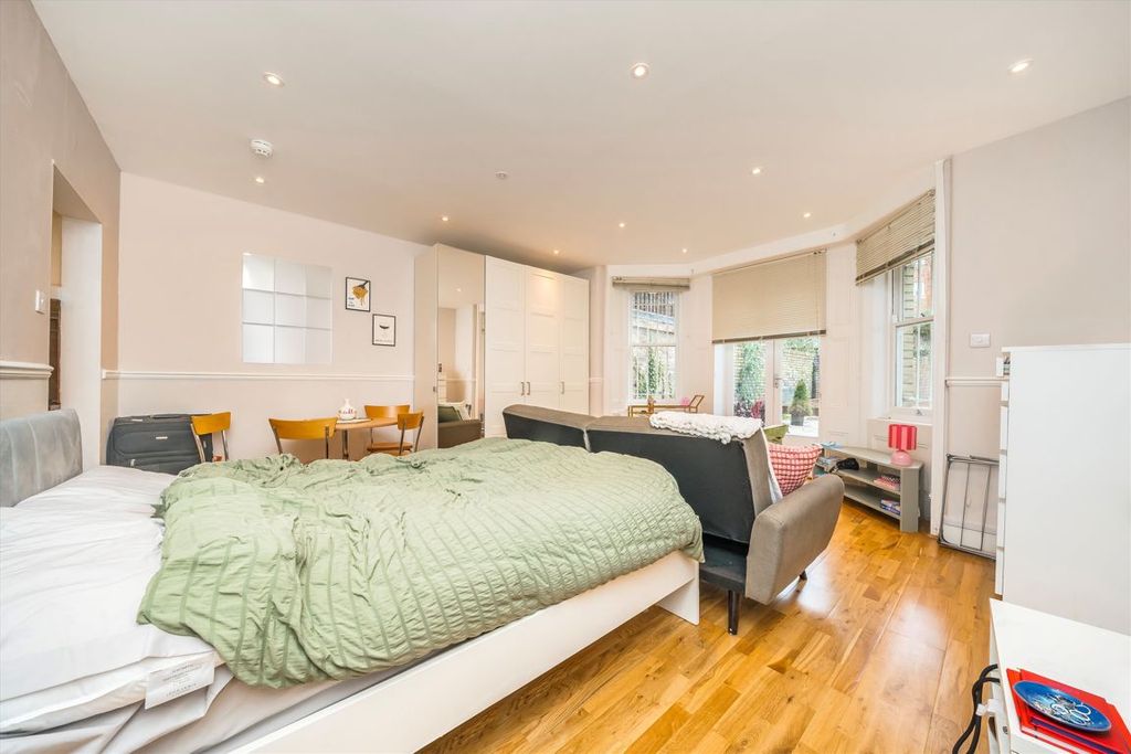 Property photo 2 of 5