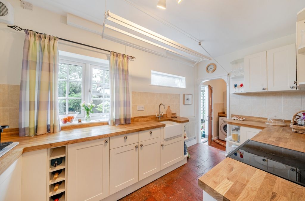 Property photo 2 of 25 1463184-9-6A05E52730F28