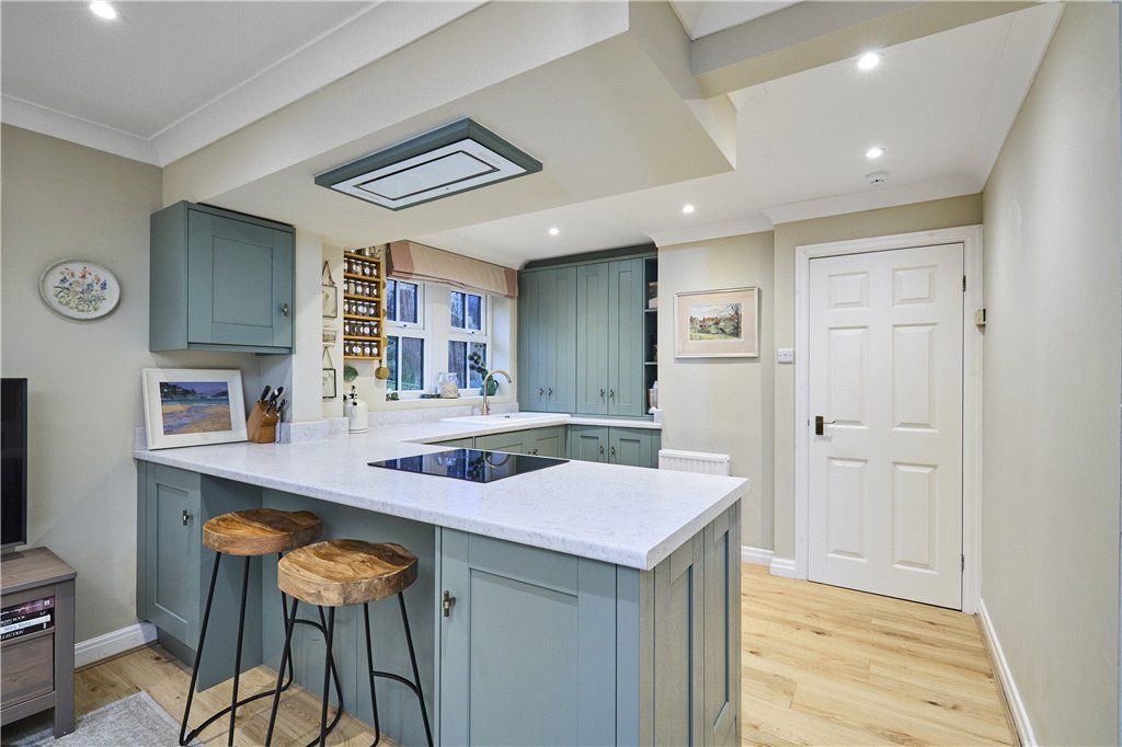 Property photo 3 of 18 Breakfast Kitchen