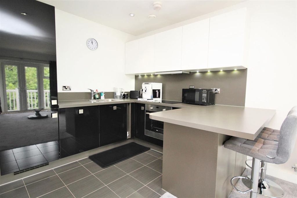 Property photo 2 of 11 Kitchen.Jpg