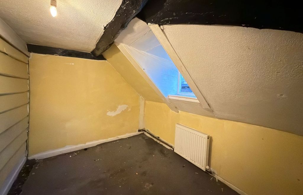 Property photo 3 of 5