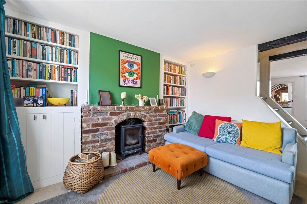 Property photo 3 of 14 Snug