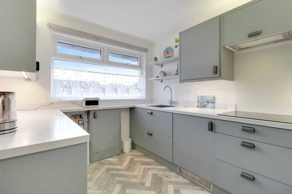 Property photo 3 of 16 3 - Picture No. 02