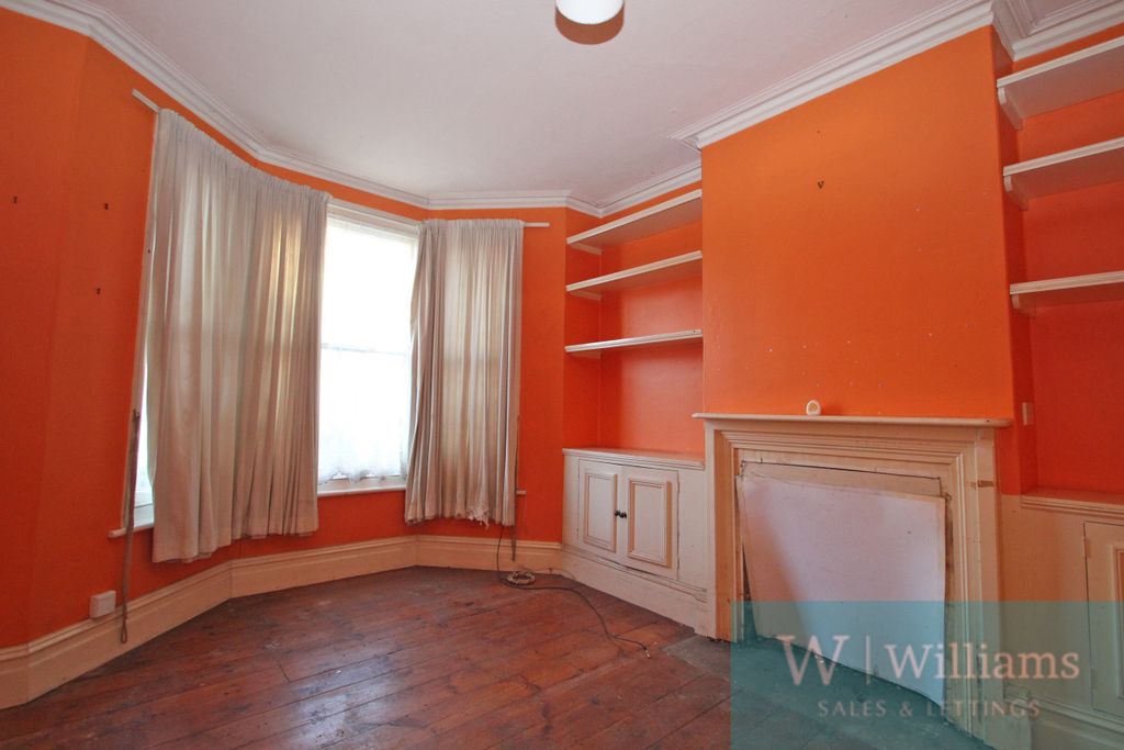 Property photo 2 of 9 Lounge