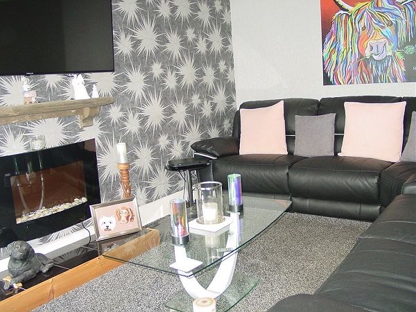 Property photo 2 of 17 Lounge