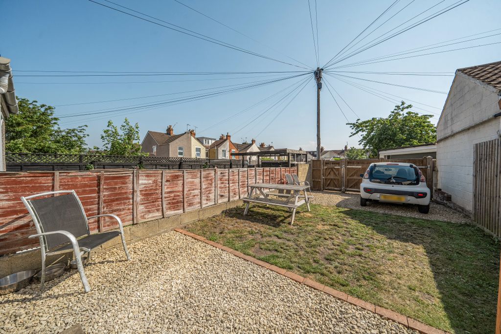 Property photo 3 of 12 146591436A16Bdbb0E54E