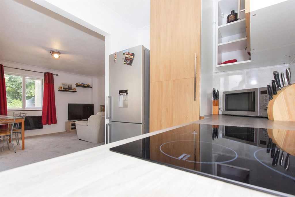 Property photo 3 of 9