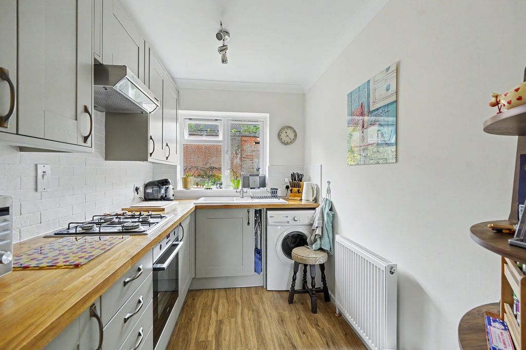 Property photo 2 of 11