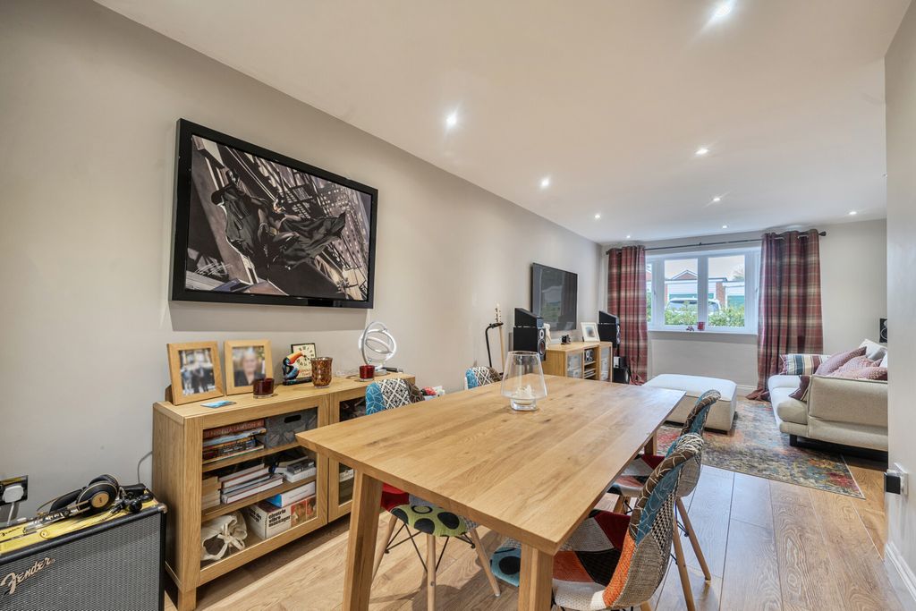 Property photo 3 of 20 Dining Room